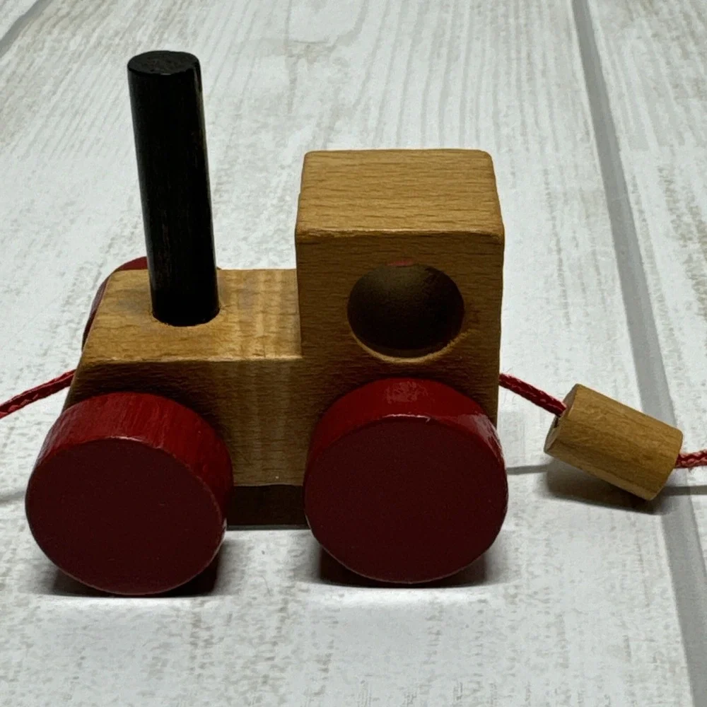 VTG Wooden Toy Train Pull String Toy Red Wheels 3 cars